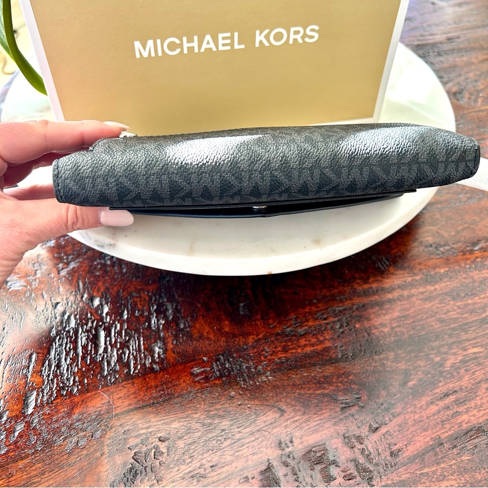NWT Michael Kors Black Jetset Signature Logo Envelope Wristlet - Picture 10 of 13
